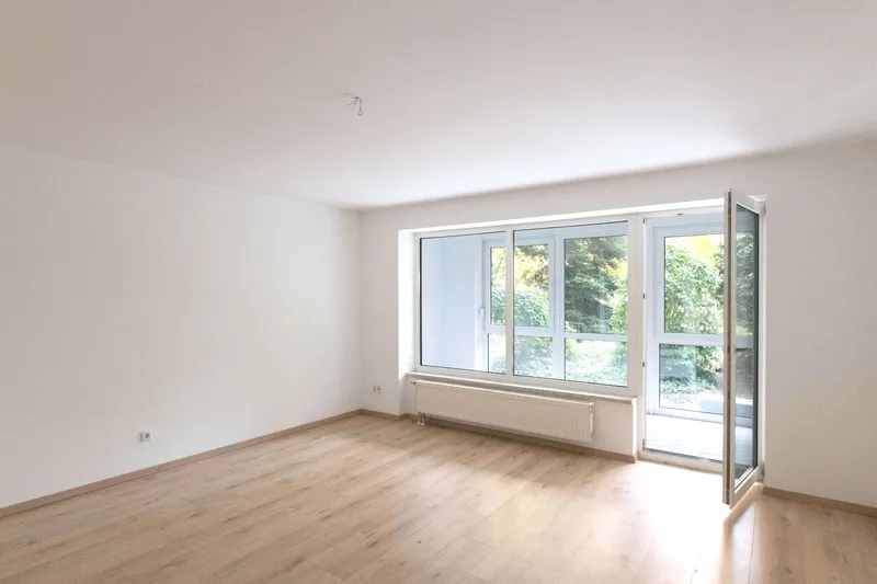 Schöne Zweiraumwohnung mit Wintergarten/Loggia — photo 1